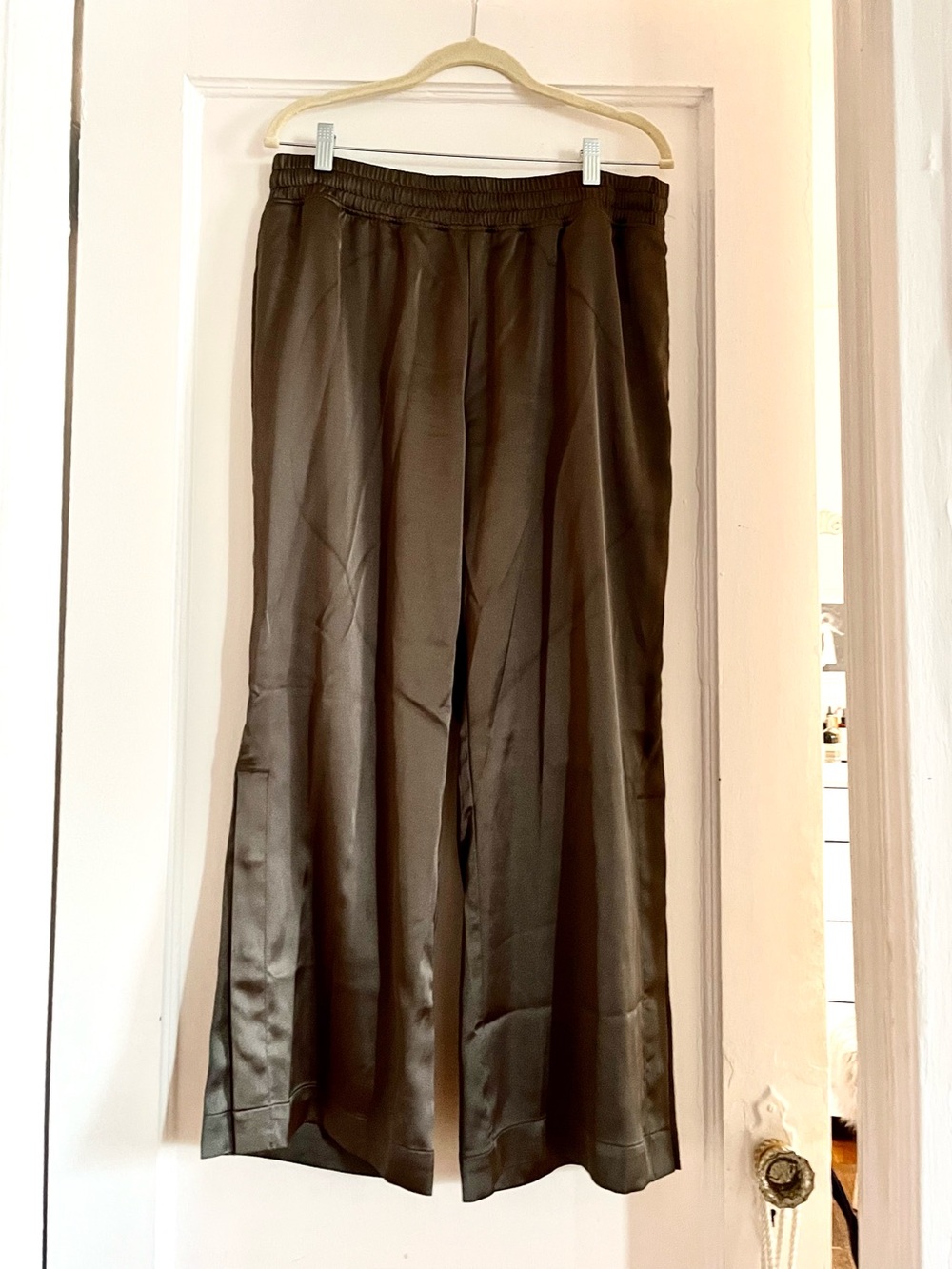 Old navy pull on satin track pants gunmetal grey Large petite